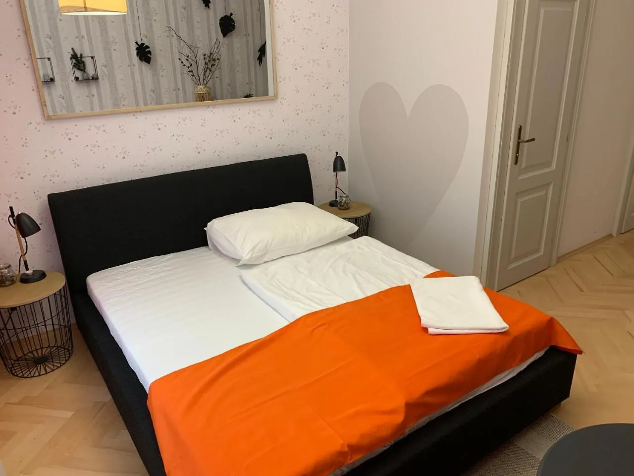 Great Place Near City Centre براغ 2*,